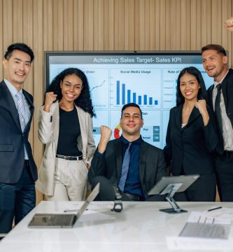 Desarrollando Hábitos de Éxito Decodificando Ejemplos de Actitudes Positivas y Productivas